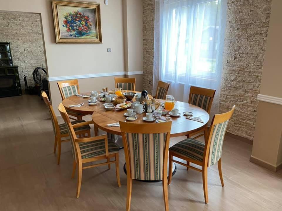 Отель Camping La Provence Velka Hledsebe Экстерьер фото